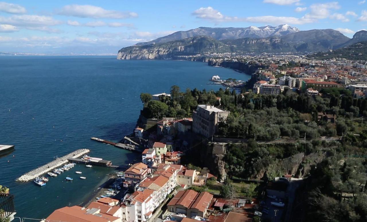 Happy Flat On The Sea Apartment Соренто Екстериор снимка